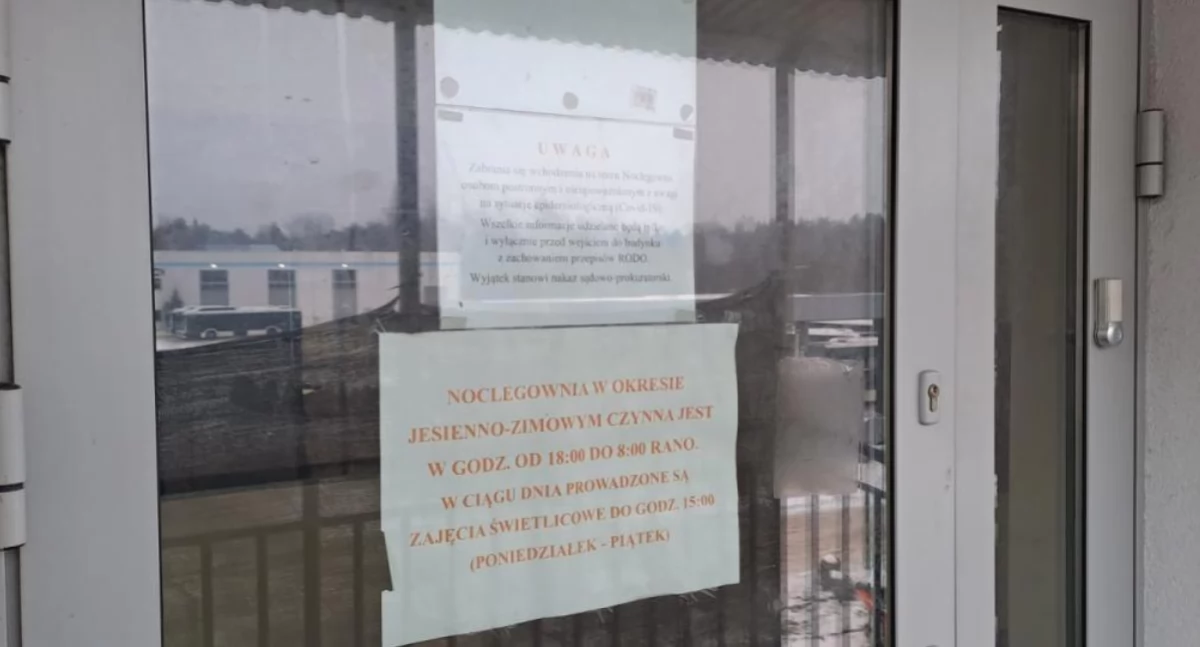 Interwencja ratowników medycznych i strażaków w starachowickiej noclegowni. Nagłe zatrzymanie krążenia u mężczyzny