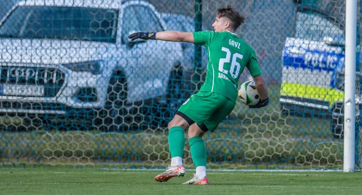 Koszmarna kontuzja młodego bramkarza Arki Pawłów. Antoni Gryz wykluczony z gry