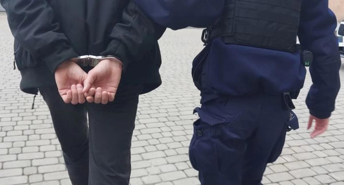 Noc spędzili w policyjnym areszcie. Kierująca zatrzymana, narkotyki w aucie