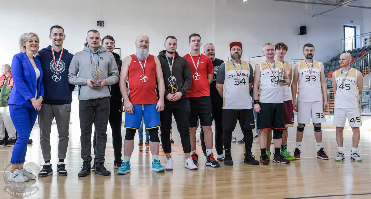TST Basket triumfatorem koszykarskiego turnieju dla Patryka Niekłania. Kluczem doświadczenie na ligowych parkietach