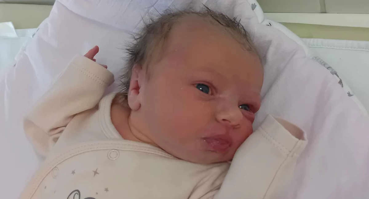 12 LUTEGO urodziła się LAURA