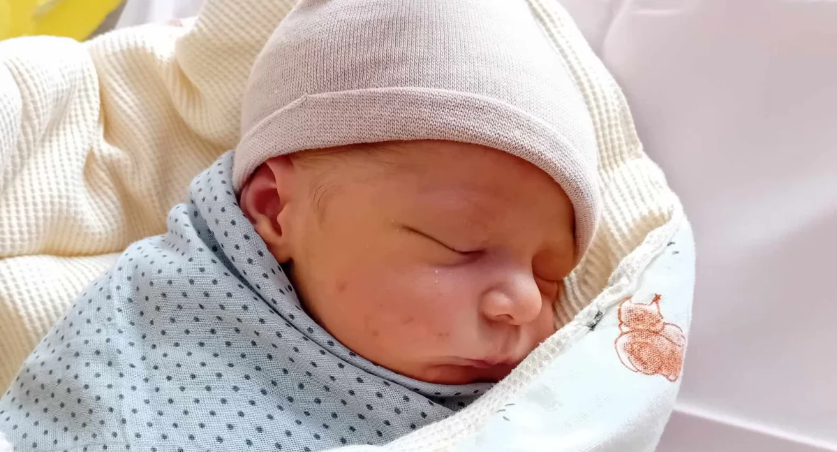 ADAM urodził się 17 LUTEGO