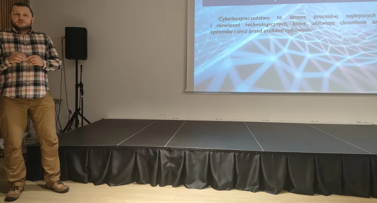 Szkolenie o cyberbezpieczeństwie w Starachowicach. O zagrożeniach i nie tylko