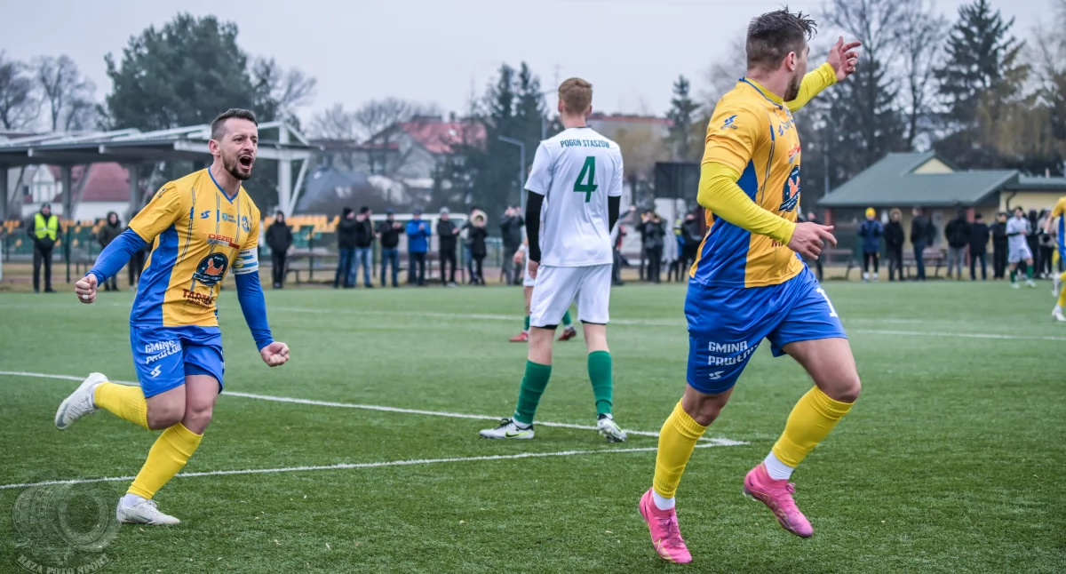 Arka Pawłów lepsza od Pogoni Staszów! Galeria zdjęć!