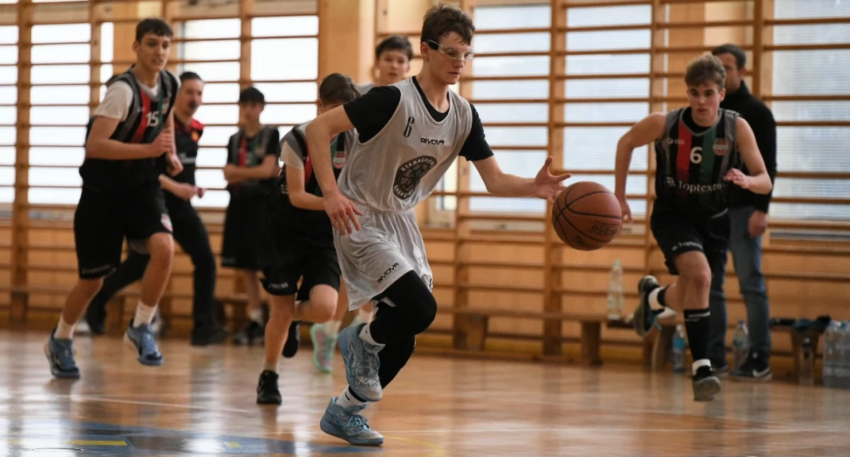 Basket Starachowice po raz drugi lepszy od Skawy Wadowice. Końcówka sezonu należeć będzie do ekipy Marcina Kota?