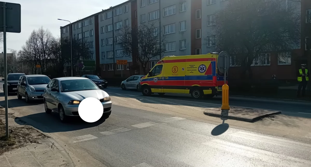 Wypadek w Starachowicach. Senior potrącony na przejściu dla pieszych