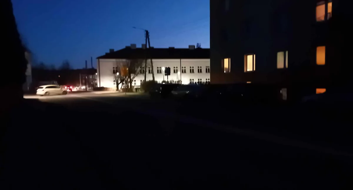 Co z tym oświetleniem w Starachowicach? Oświatowa tonie w ciemnościach