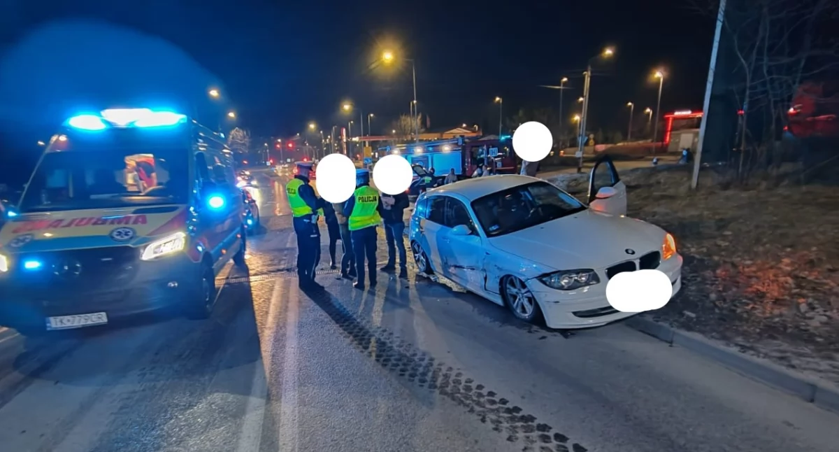 Wypadek w Starachowicach. Poszkodowani po zderzeniu dwóch samochodów [ZDJĘCIA]
