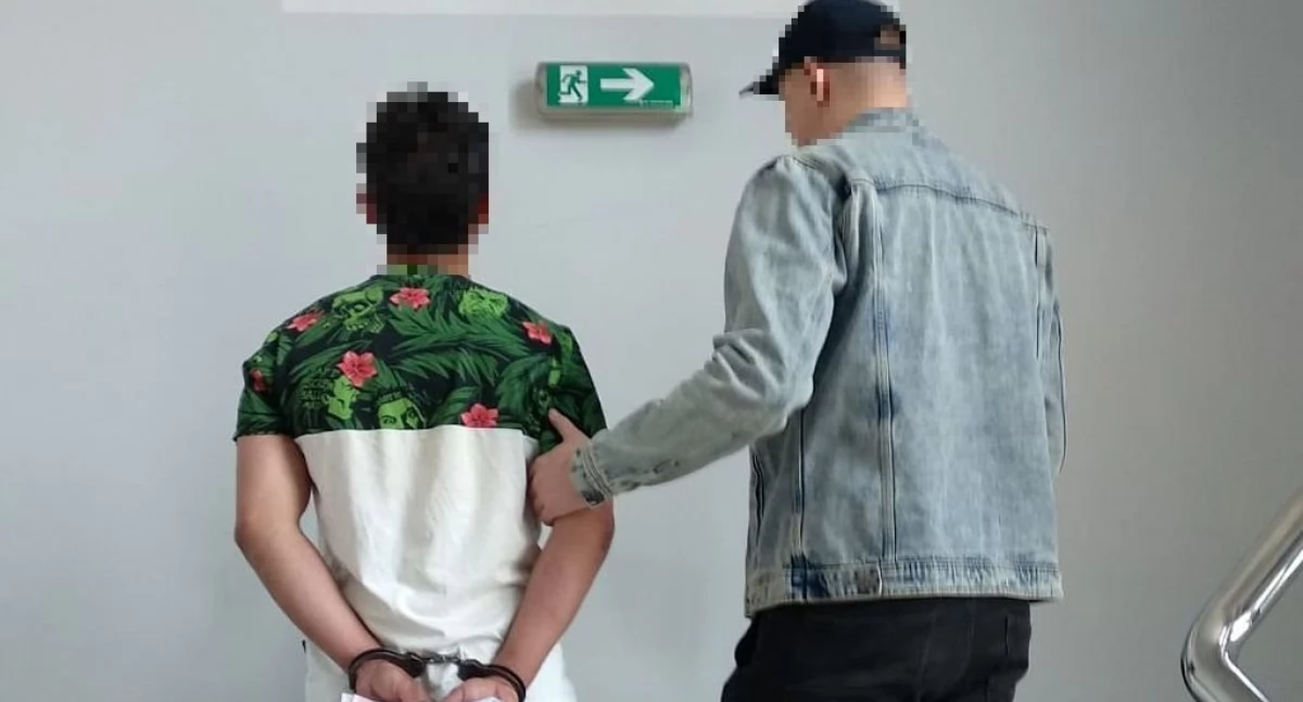 Zniszczenie mienia i posiadanie narkotyków. 22-latek z Rudek pod nadzorem policji