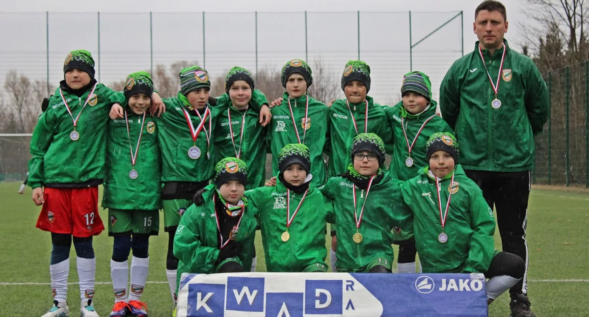 Akademia Piłkarska SKS Star Starachowice w turnieju Kwadrat Cup 2025. Dobry bilans graczy z miasta nad Kamienną