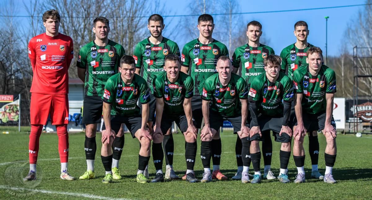Star Starachowice awansował do ćwierćfinału Okręgowego Pucharu Polski. Galeria zdjęć!
