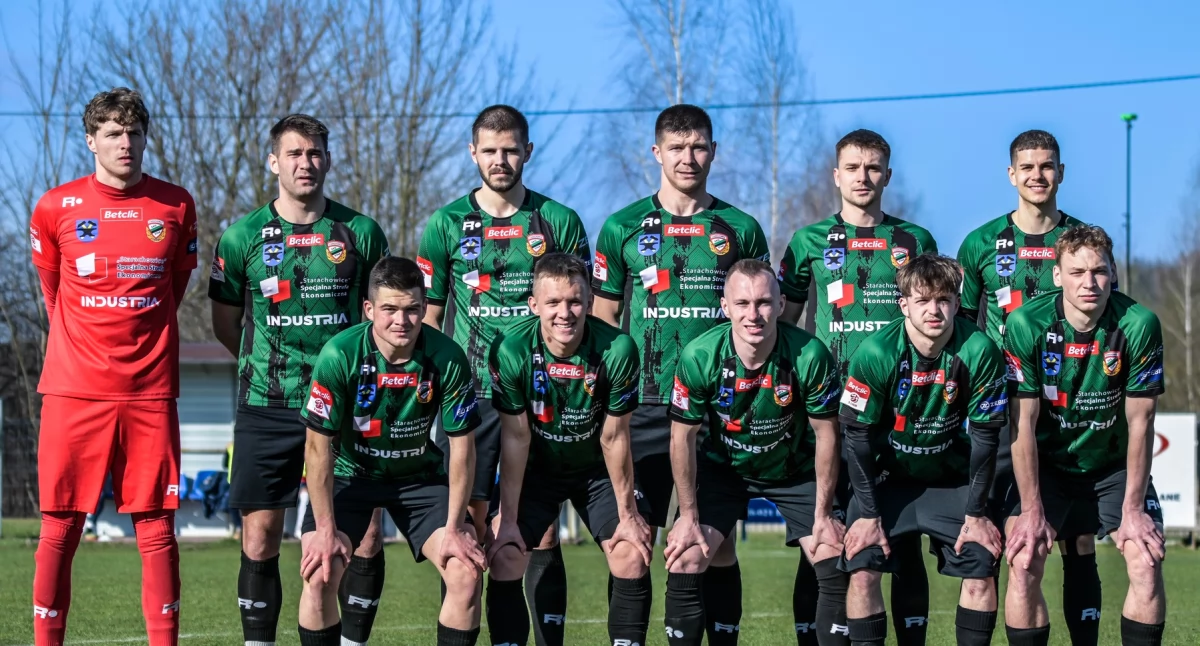 Dziś startuje futbolowy weekend. Star Starachowice zagra na stadionie w Ożarowie z Wisłoką Dębica