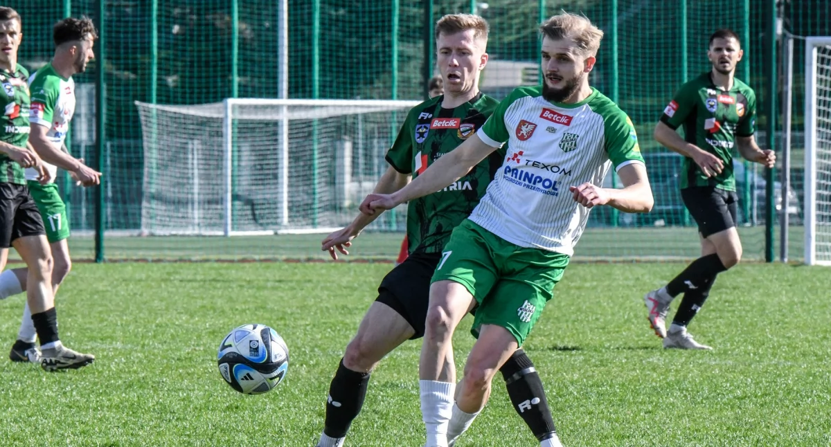 Remis Staru Starachowice z Podlasiem Biała Podlaska. Piotr Stefański zapewnił punkt