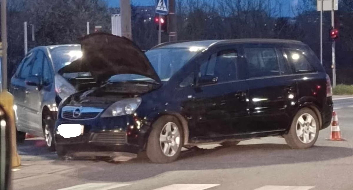 Wypadek w Starachowicach. Kierująca oplem wymusiła pierwszeństwo przejazdu
