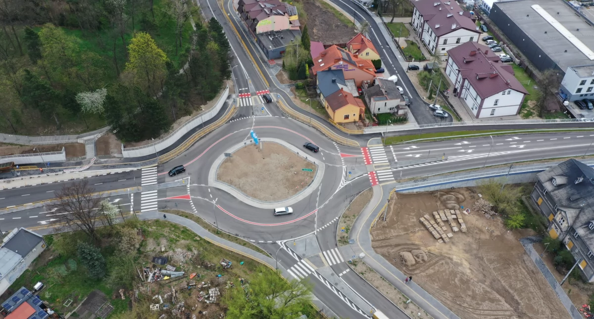 Pierwsze turbinowe rondo w Starachowicach. Jak po nim jeździć?