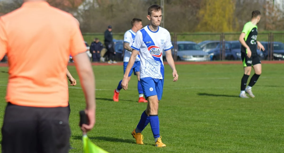 Kamienna Brody i rezerwy Staru Starachowice z kompletem punktów. W niedzielę derbowe starcie