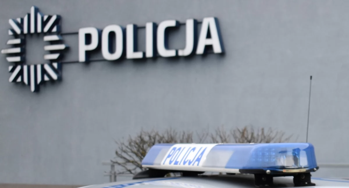 Strażacy i policja w mieszkaniu przy ul. Oświatowej w Starachowicach. Alarm poderwał służby 