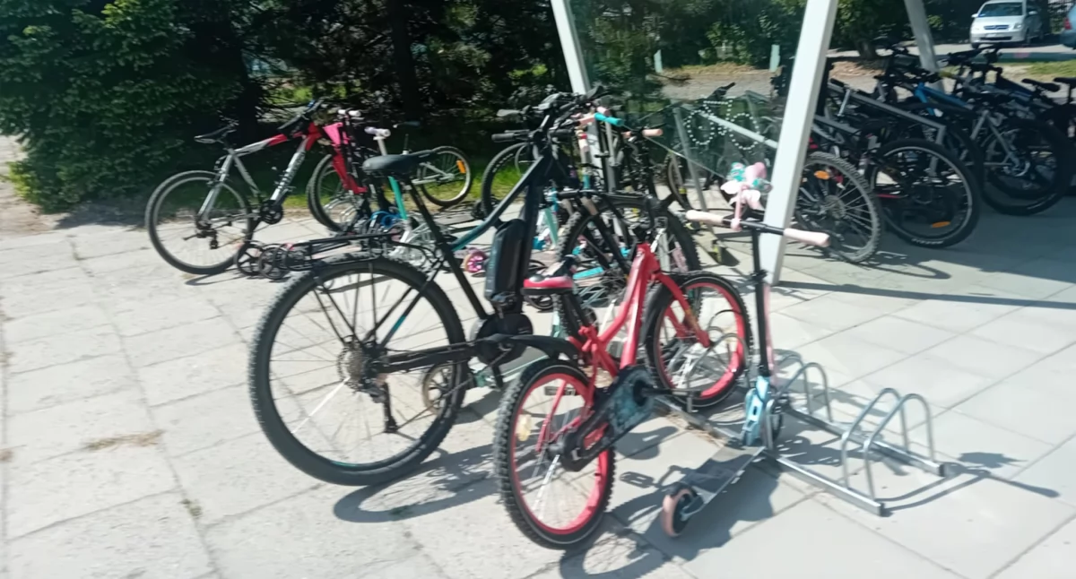 Rowerowy maj w Starachowicach. Uczniowie chętnie dojeżdżają jednośladem do szkoły