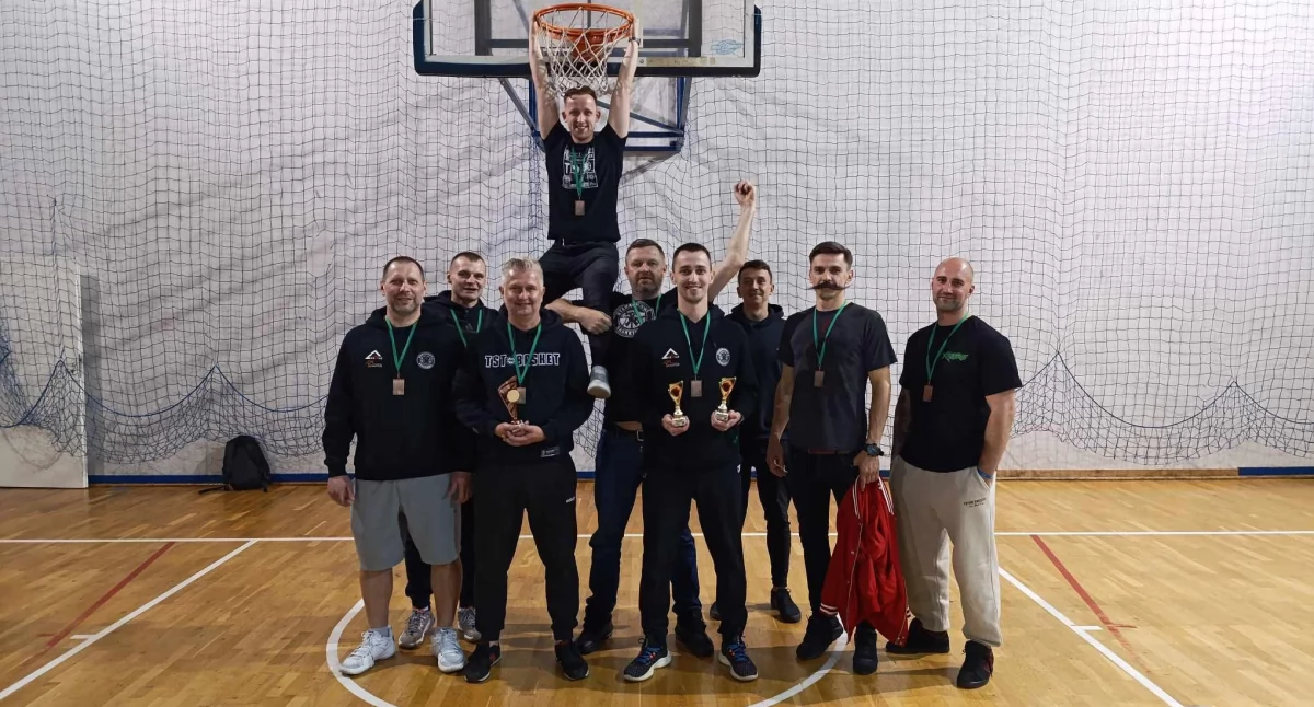 TST Basket z brązowym medalem Amatorskiej Ligi Koszykówki w Radomiu. W ostatniej kolejce emocje sięgnęły zenitu