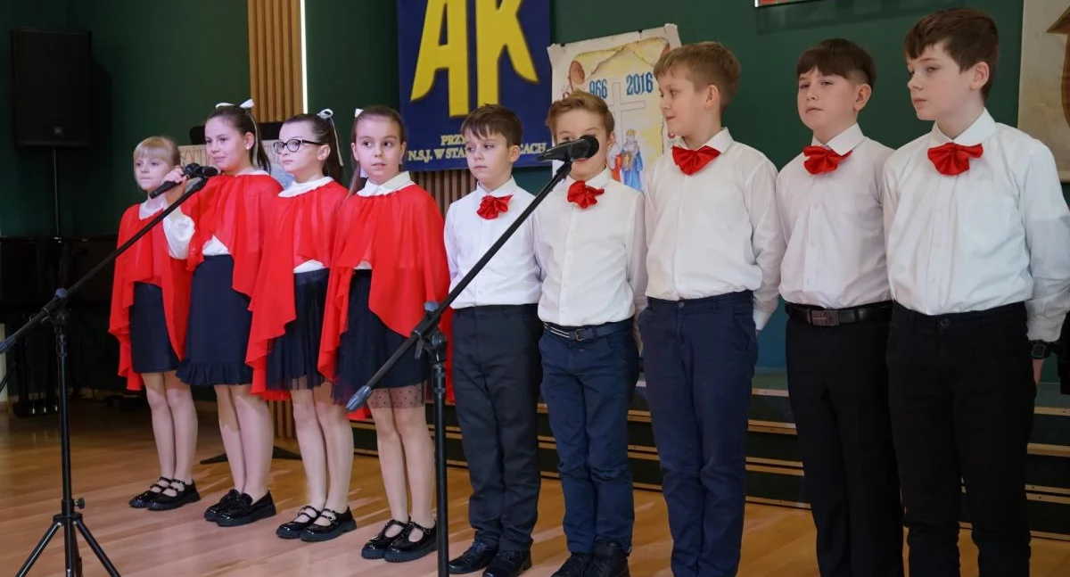 Młodzi patrioci z powiatu starachowickiego z sukcesami w finale Diecezjalnego Konkursu Pieśni i Poezji Patriotycznej