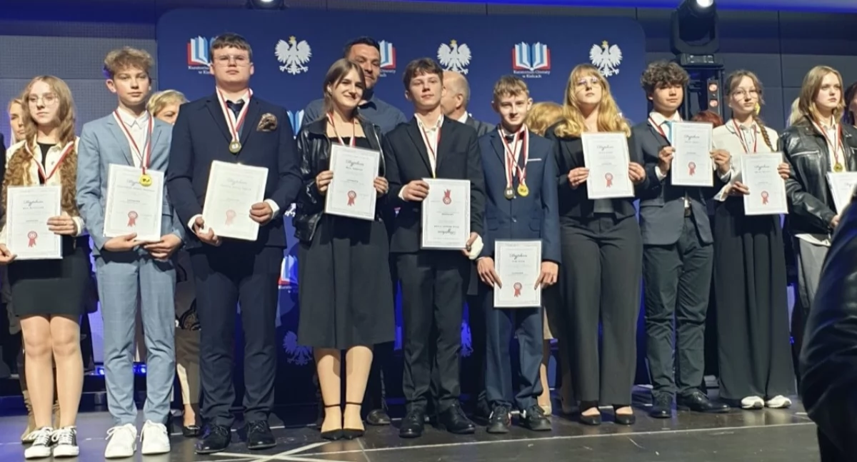 Zdolnych uczniów w gm. Pawłów nie brakuje