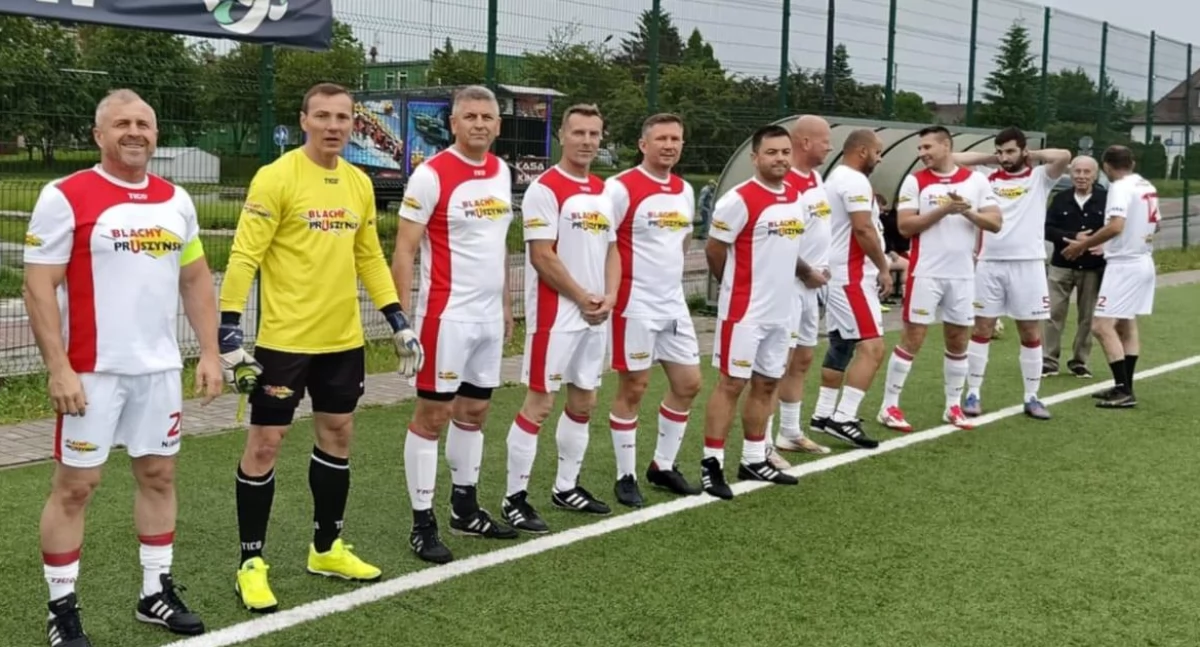 Wysoka wygrana starachowickich oldbojów. Hat trick Sylwestra Banaszczyka