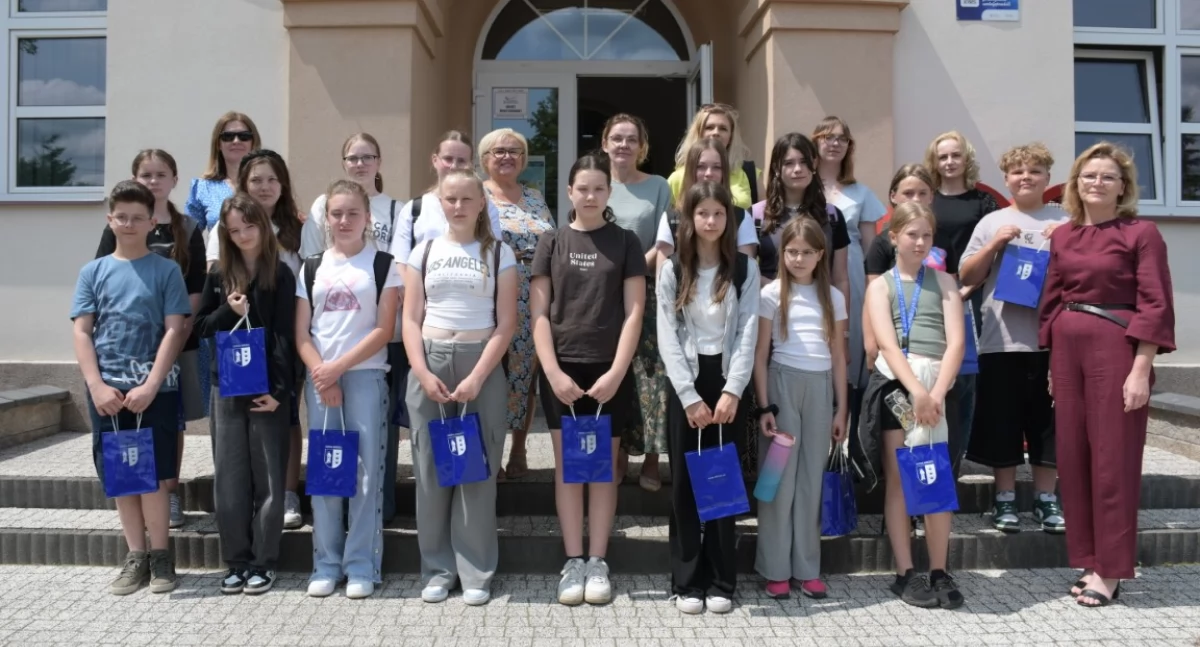 Nawet cmentarz można ciekawie sfotografować, czyli udany plener fotograficzny w Mircu