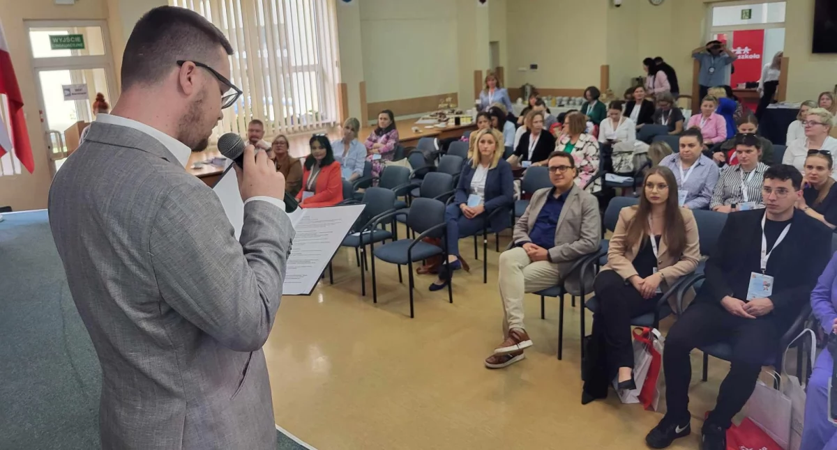 Jak rozpoznać trudności w czytaniu i pisaniu? Konferencja logopedyczna zgromadziła ekspertów w Starachowicach