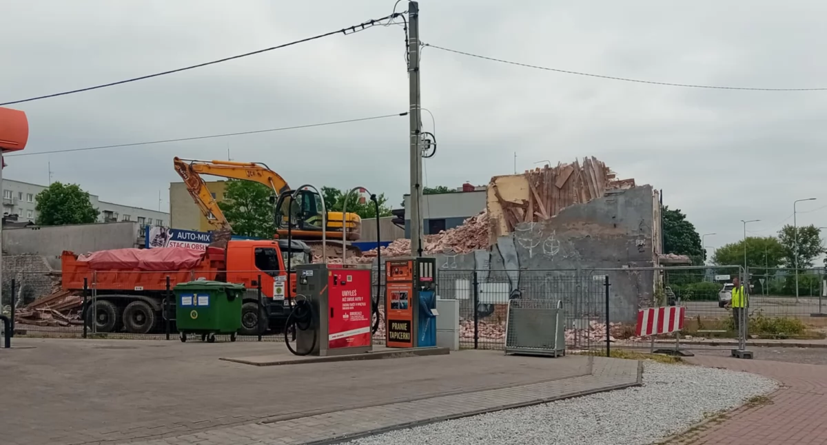 Stara kamienica znika z miejskiego krajobrazu