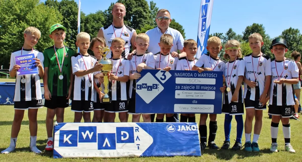 Akademia Piłkarska SKS Star Starachowice na trzecim stopniu podium. Olaf Szyszka z tytułem MVP turnieju