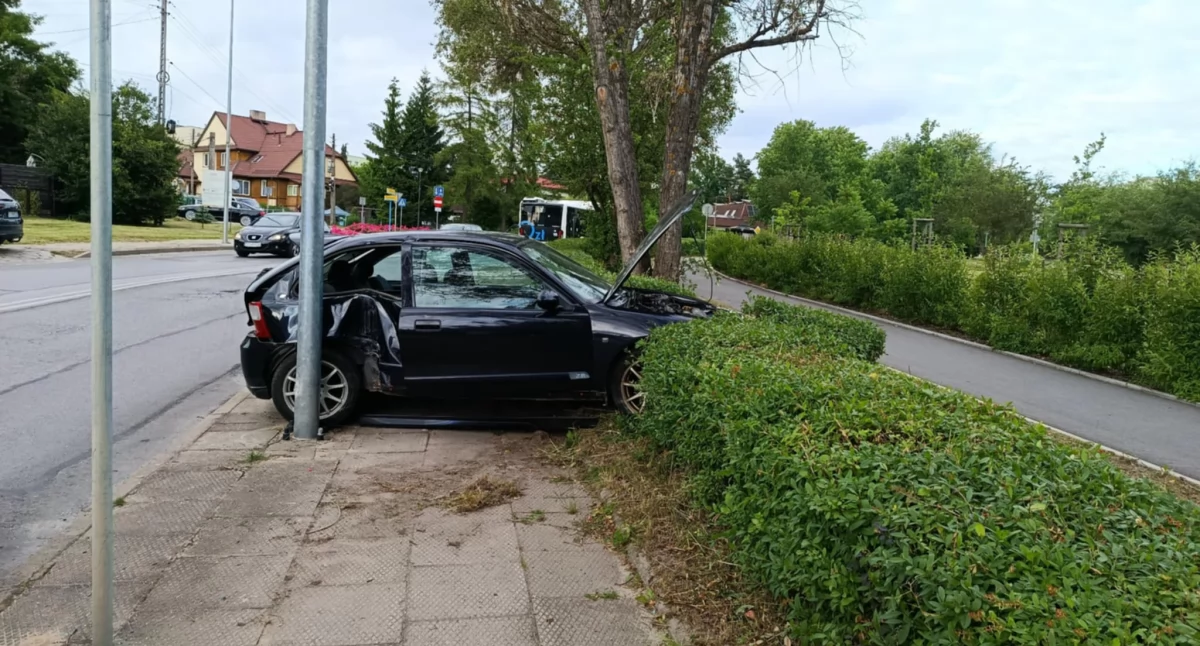 Wypadek w Starachowicach. Na promilach z ciężarną kobietą 