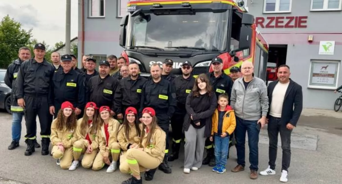 Nowy ciężki samochód ratowniczo-gaśniczy trafił do OSP Brzezie!