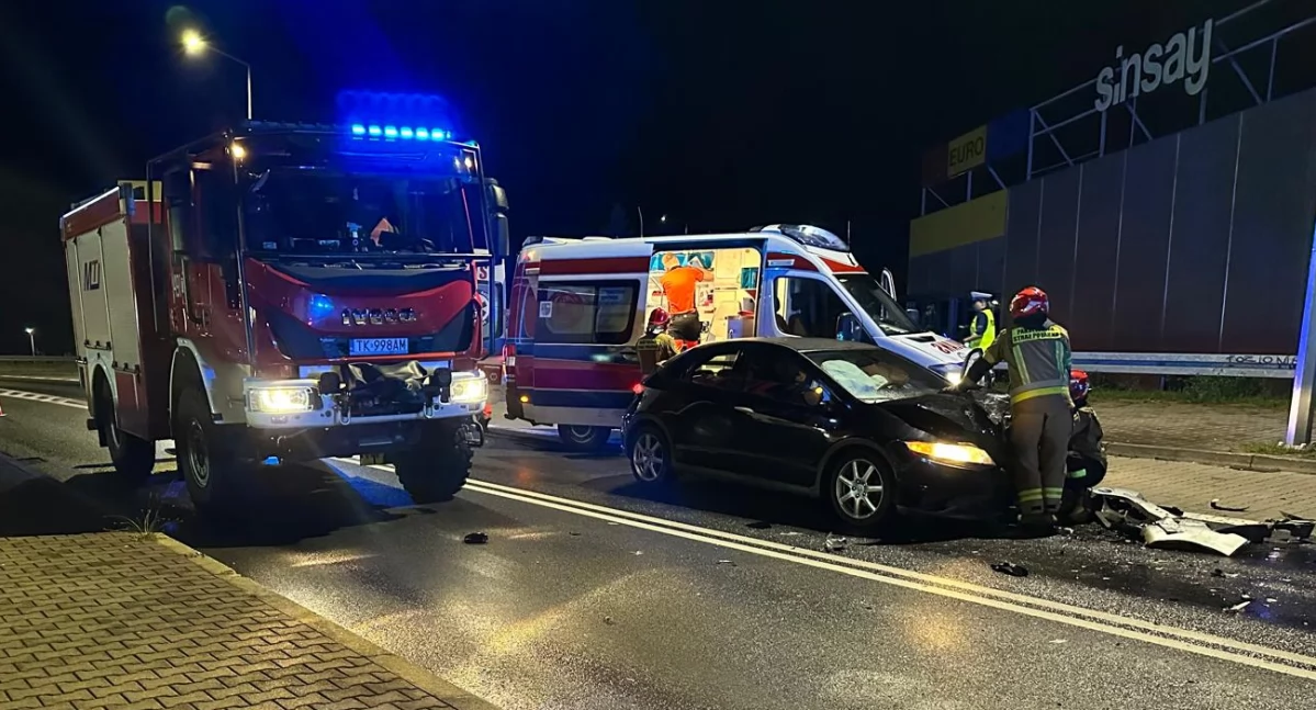 Policyjny pościg ulicami Starachowic. Sprawca wypadku przebywa w miejscowym szpitalu, pilnują go policjanci