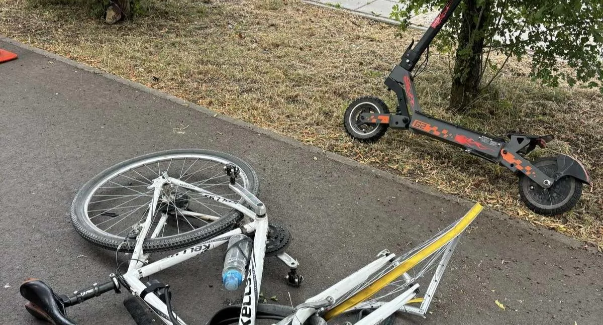 Wypadek z udziałem kierowcy hulajnogi i rowerzysty w Starachowicach. Poszkodowany 16-latek trafił do szpitala