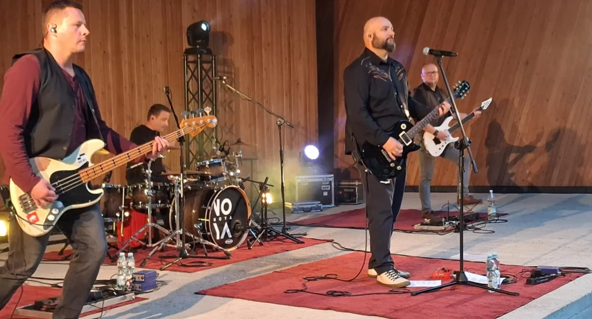 NOYA u siebie na scenie