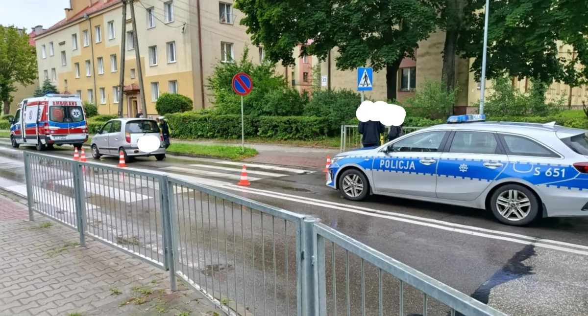 Wypadek w Starachowicach. Potrącenie pieszej na ul. Majówka, 74-latka trafiła do szpitala