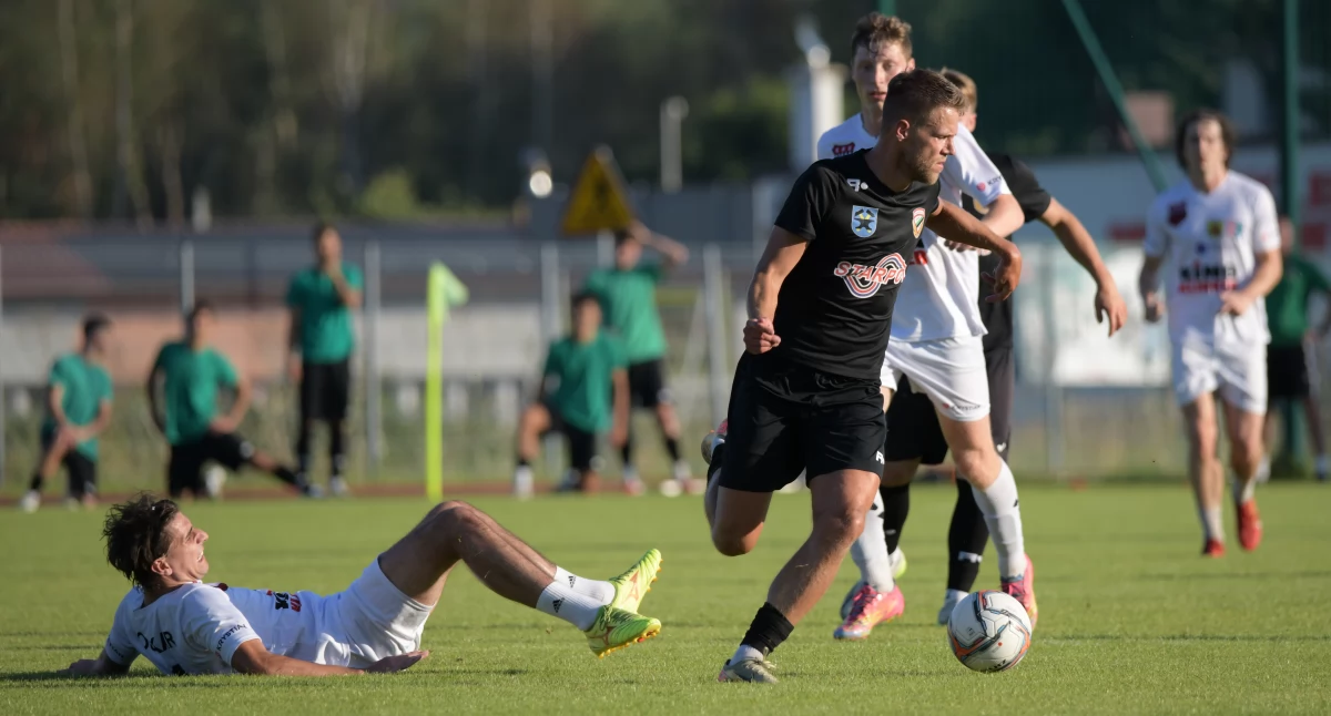 Remis Staru Starachowice w sparingu z Oskarem Przysucha. Marcel Dobrucki coraz bliżej kadry pierwszego zespołu