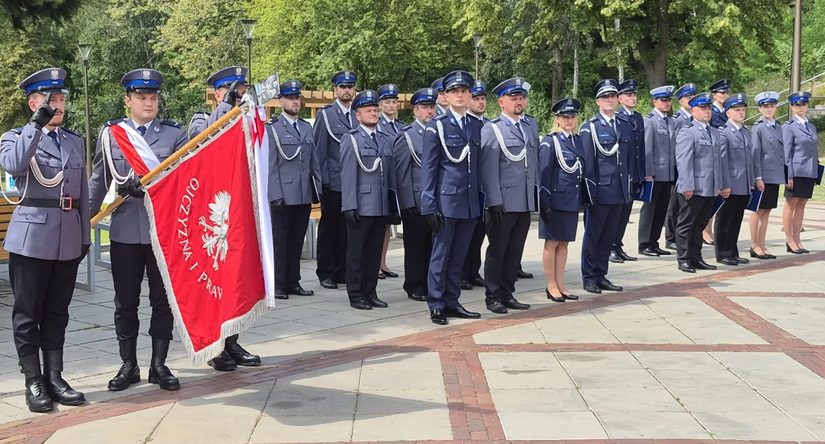 Powiatowe obchody święta policji w Starachowicach. Funkcjonariusze z awansami i nagrodami za wzorową służbę