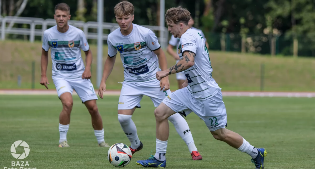 W ostatnim sparingu przed rozgrywkami ligowymi Star Starachowice remisuje z GKS Bełchatów 2:2. Galeria zdjęć!