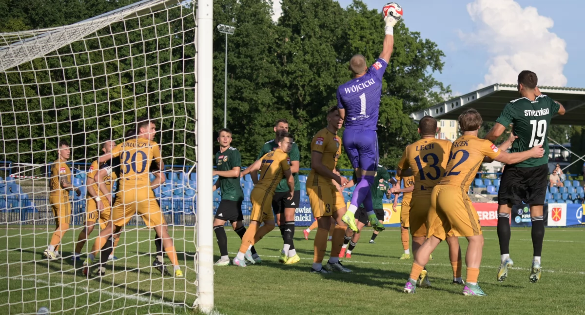 Star Starachowice uległ kraśnickiej Stali 1:2. Adrian Szynka nie wykorzystał rzutu karnego