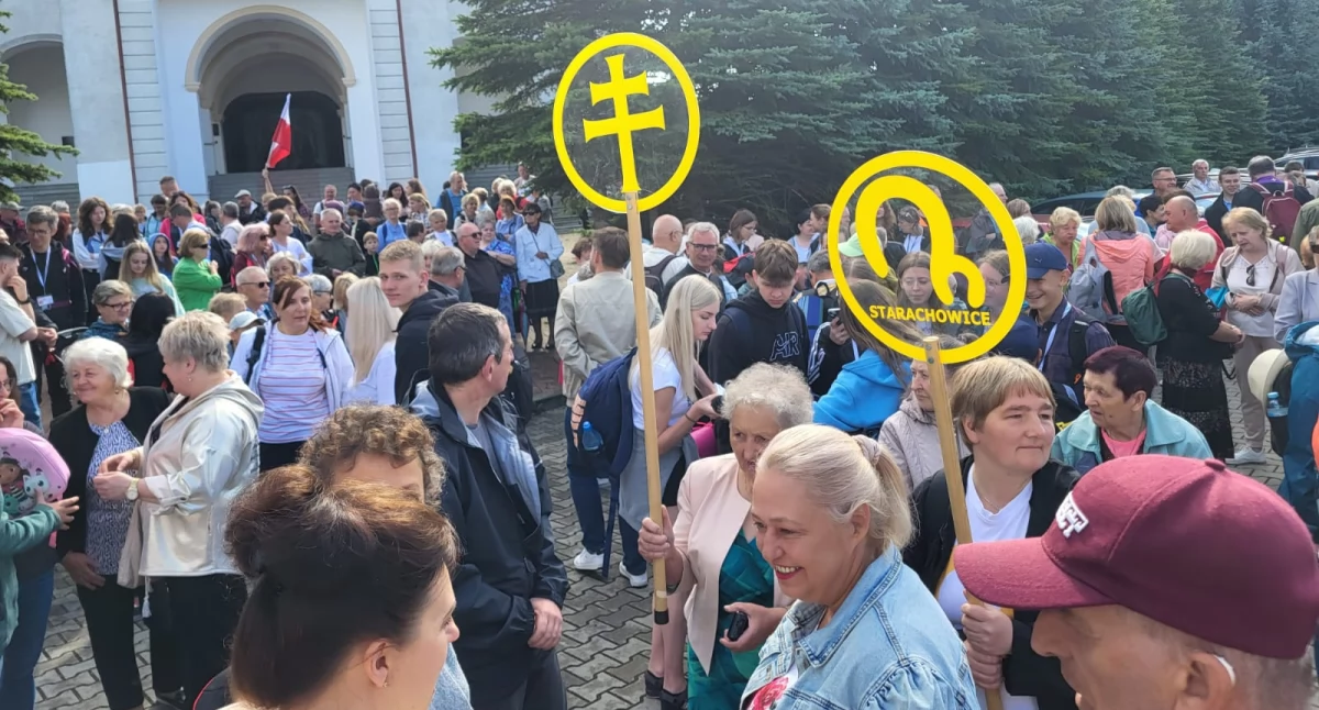 Pielgrzymi Nadziei w drodze ze Starachowic na Jasną Górę  