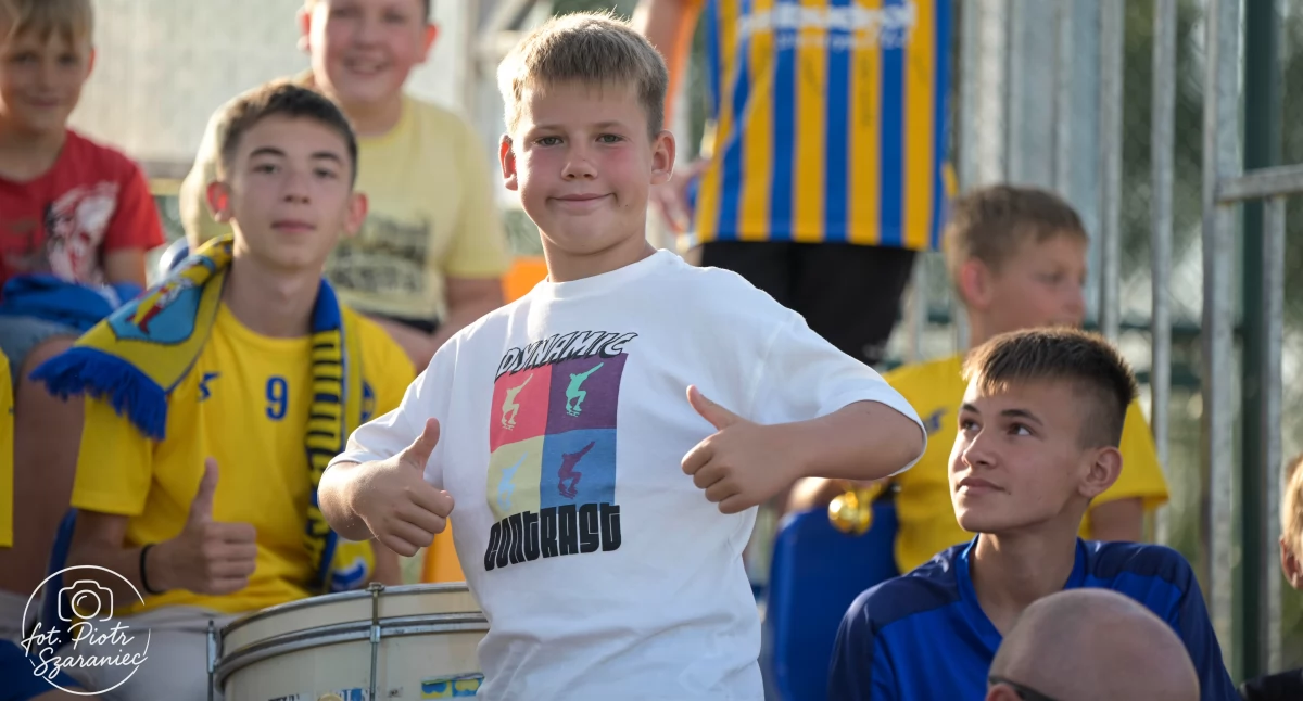 Inauguracja jesiennej rundy IV ligi na obiekcie Arki Pawłów. Galeria kibiców!