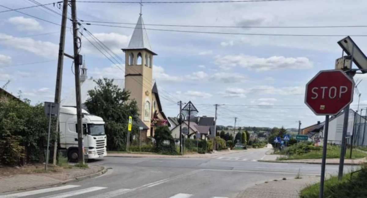 Mieszkańcy Rzepina chcą dużego ronda! Czy to wyklucza parking przy parafii?