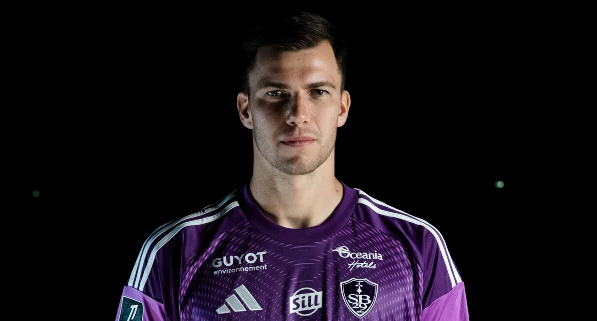 Radosław Majecki zmienia klub. Wychowanek Arki Pawłów zagra w Stade Brest