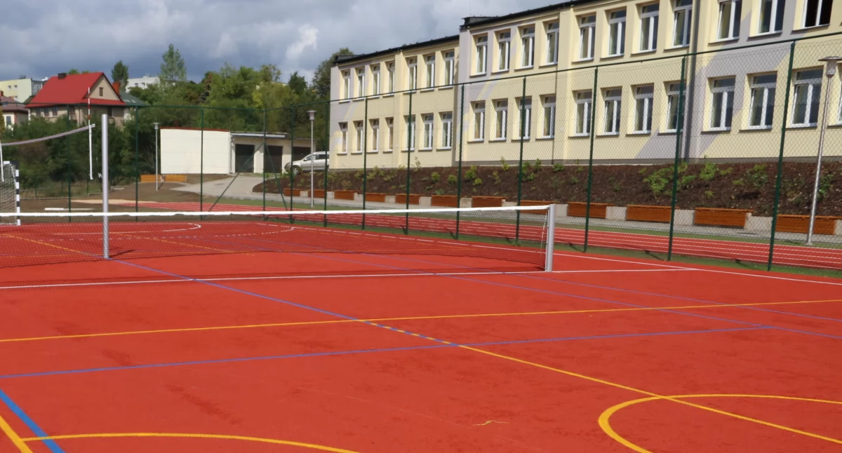 Nauczycielki odchodzą po kontrowersyjnym występie w SP nr 10...