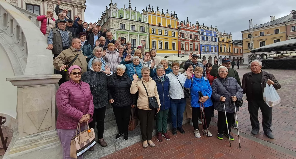 Emeryci z gm. Mirzec na wycieczce w Zamościu