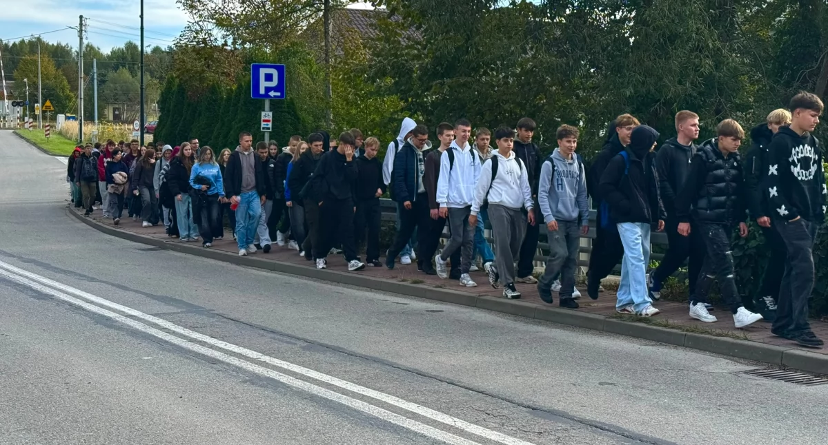 Integracyjny Rajd Pierwszoklasisty uczniowie ZSZ nr 2 mają za sobą