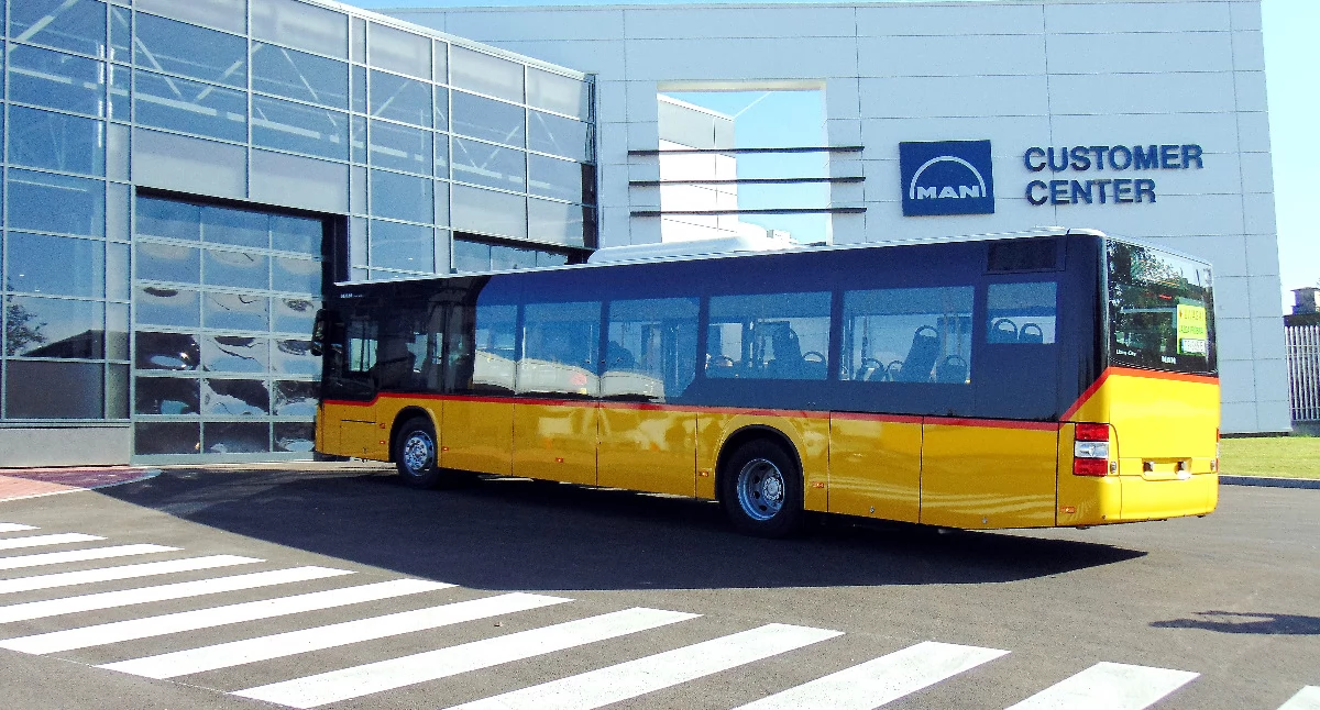 Testy autobusów MAN po mieście rodzą pytania. Czytelnik wskazuje na zakorkowane ulice!