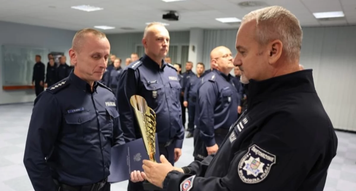 Starachowicki policjant na podium wojewódzkiego konkursu. Wyróżnienie dla kierownika rewiru dzielnicowych