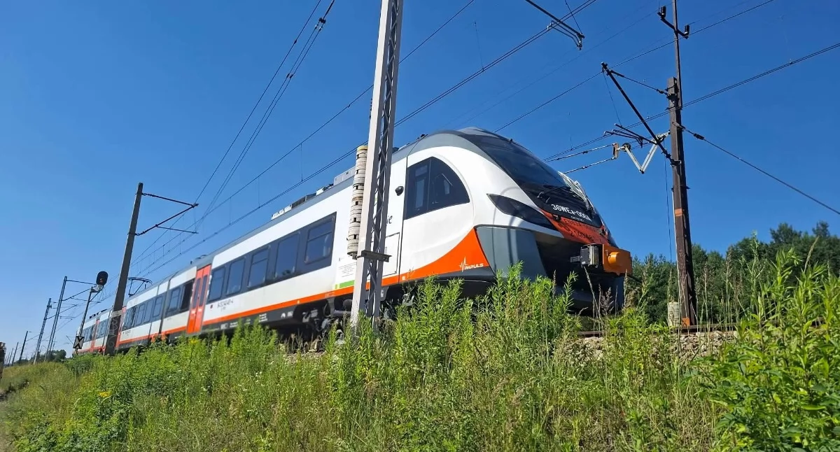 Dostawczak zderzył się z pociągiem 